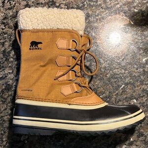 Sorel Women's Winter Carnival Boot in Camel and Black